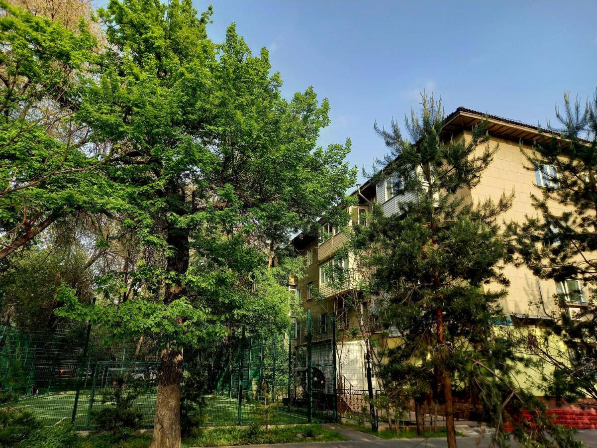 Квартира На Набережной Almaty Luaran gambar